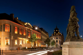  Best Western Premier Grand Monarque Hotel & Spa  Шартр